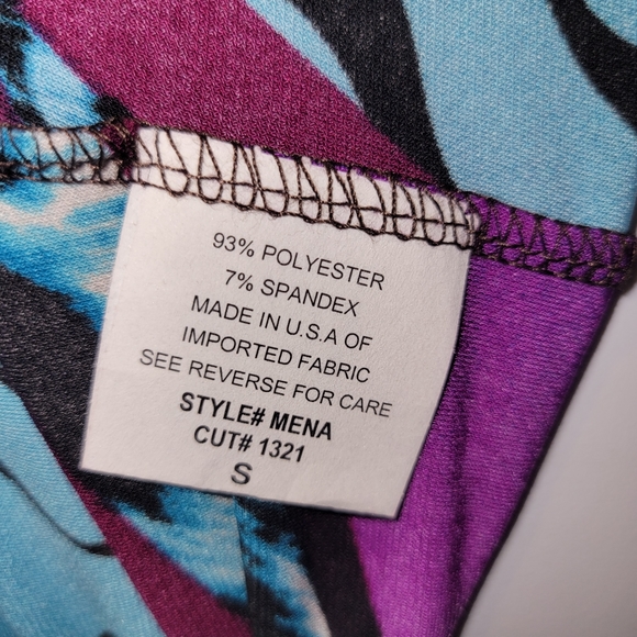 Mesmerize Sleeveless Shirt - Picture 4 of 5